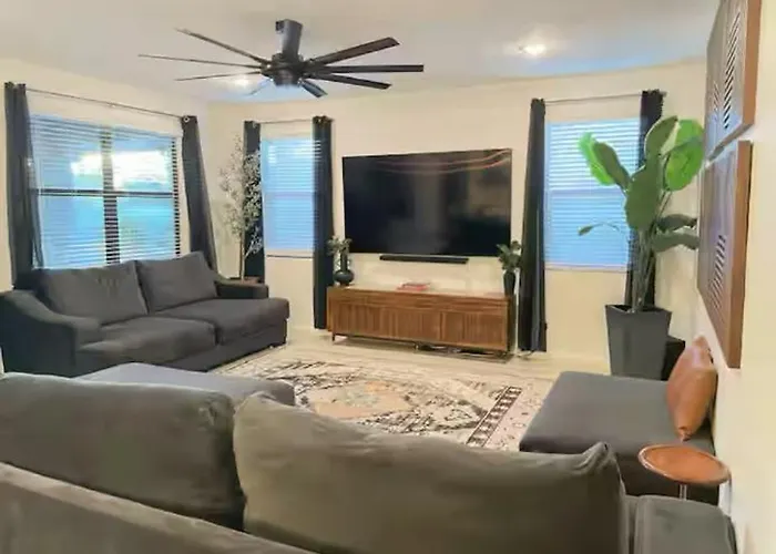 Modern Oasis * Casa Grande