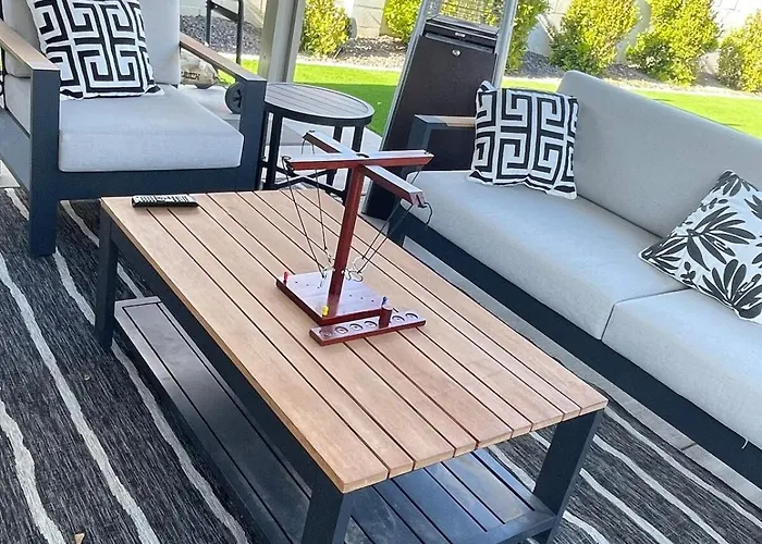 Modern Oasis Holiday home
